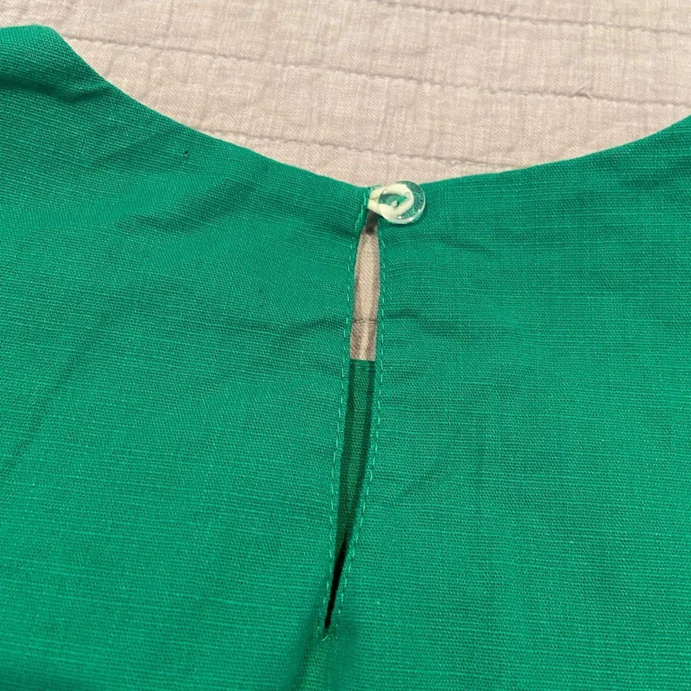 Commense Emerald Green Sleeveless Crop Top - Picture 7 of 7